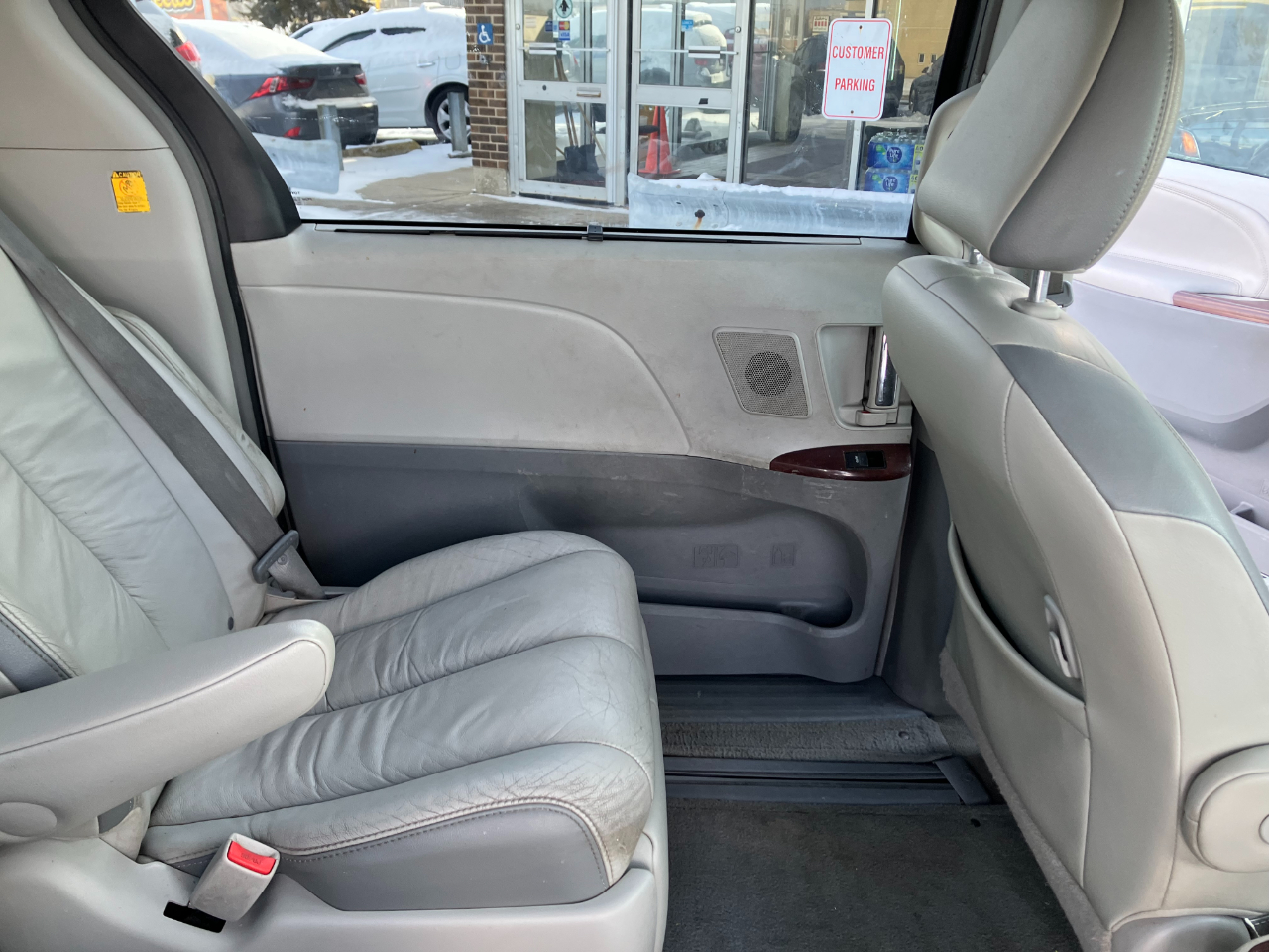 Toyota Sienna Limited AWD 7-Passenger V6 2012