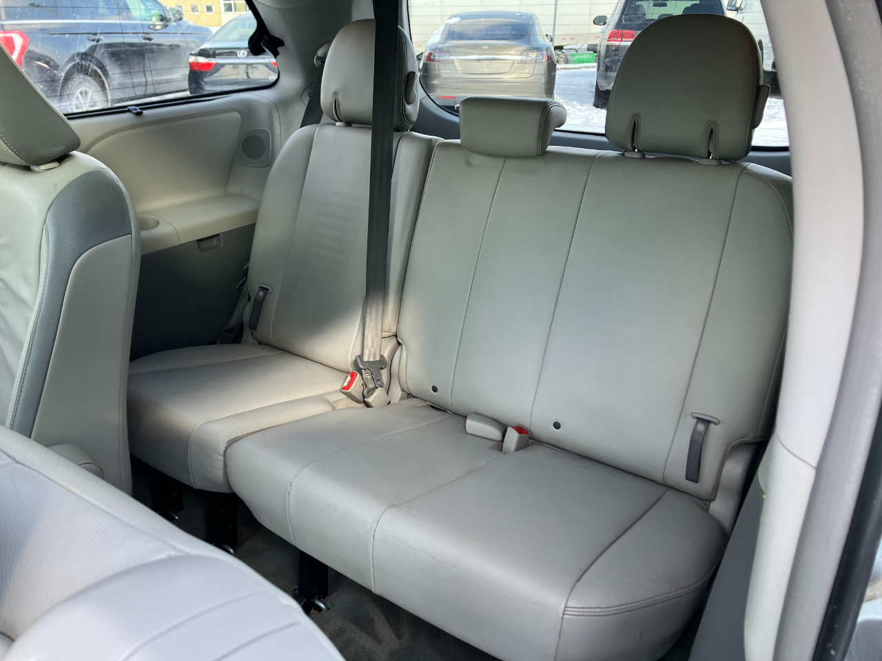 Toyota Sienna Limited AWD 7-Passenger V6 2012