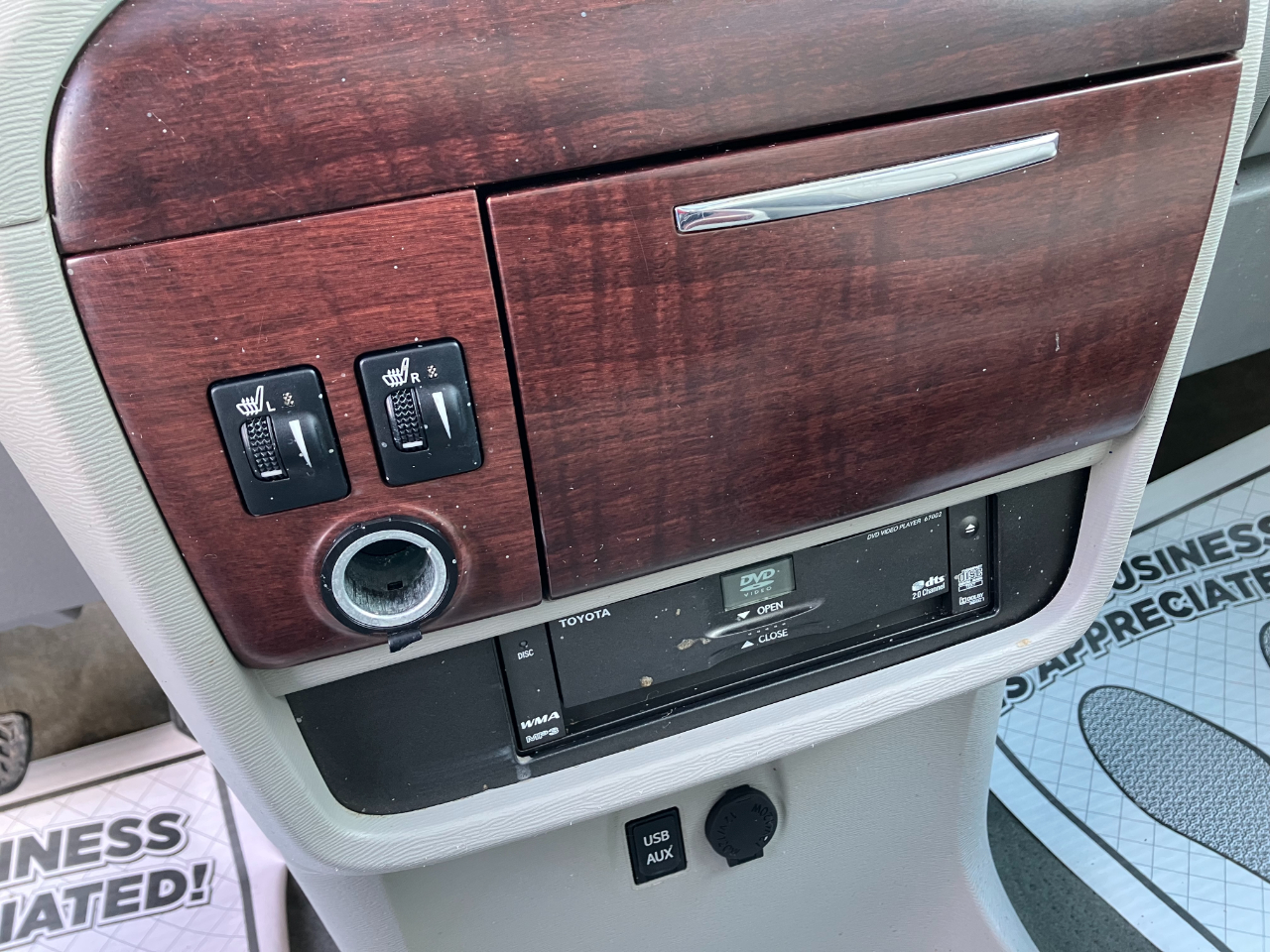 Toyota Sienna Limited AWD 7-Passenger V6 2012