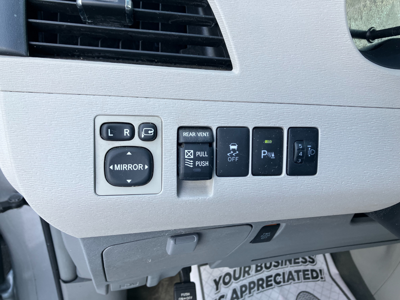 Toyota Sienna Limited AWD 7-Passenger V6 2012