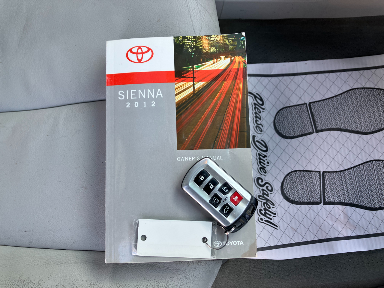 Toyota Sienna Limited AWD 7-Passenger V6 2012