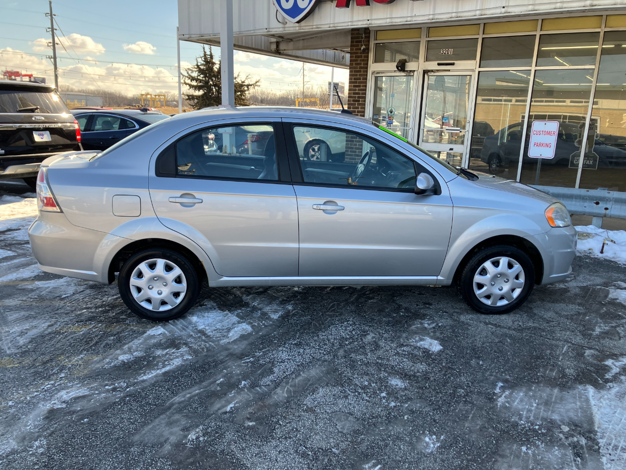 Chevrolet Aveo LS 4-Door 2011
