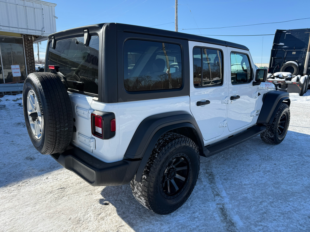 Jeep Wrangler Unlimited Sport 2018