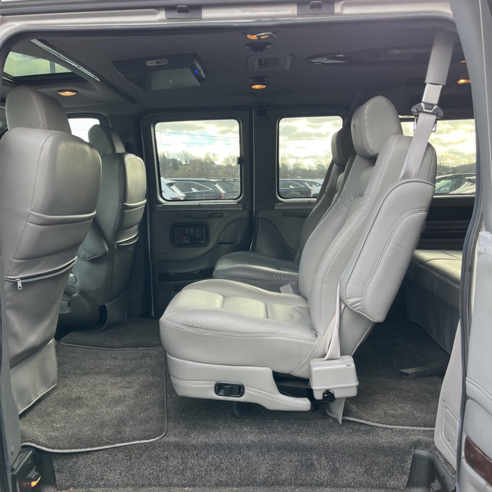 GMC Savana RV G1500 3LT 2011