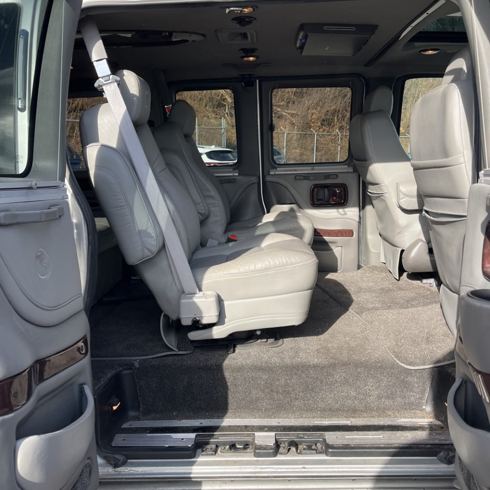 GMC Savana RV G1500 3LT 2011