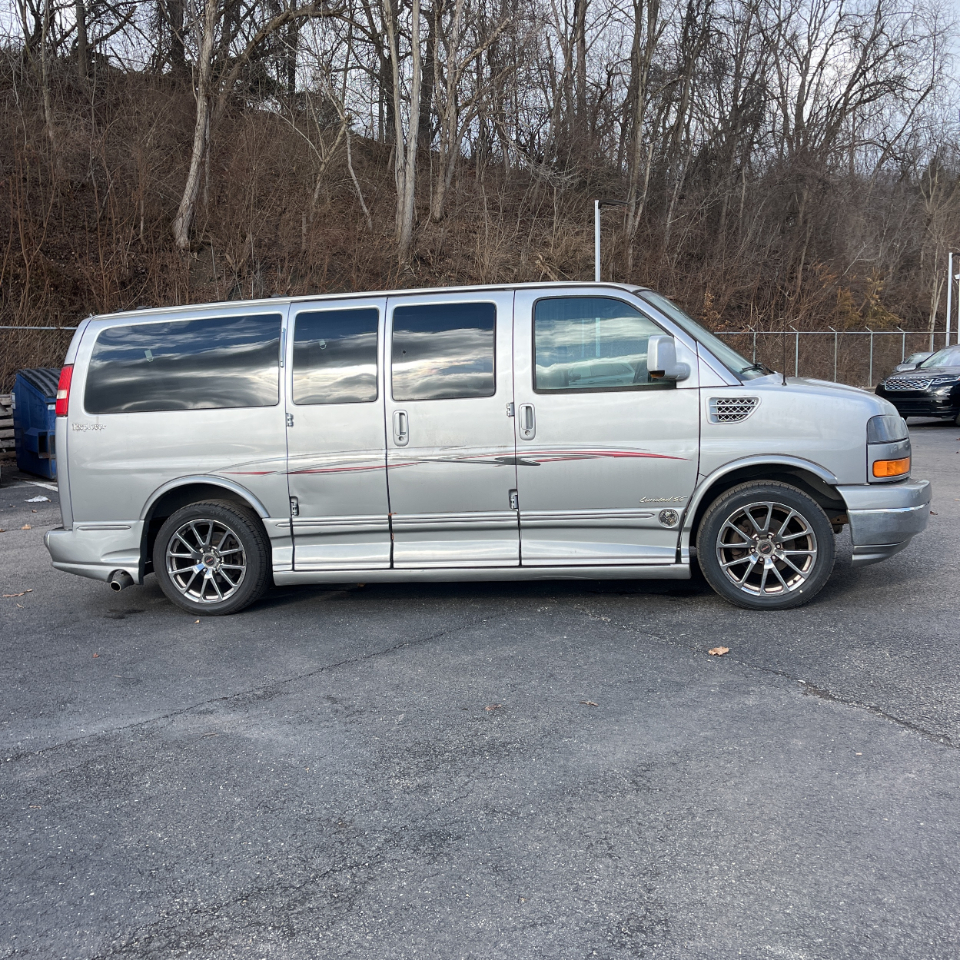 GMC Savana RV G1500 3LT 2011