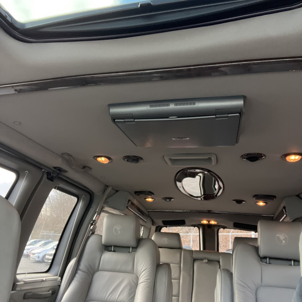 GMC Savana RV G1500 3LT 2011