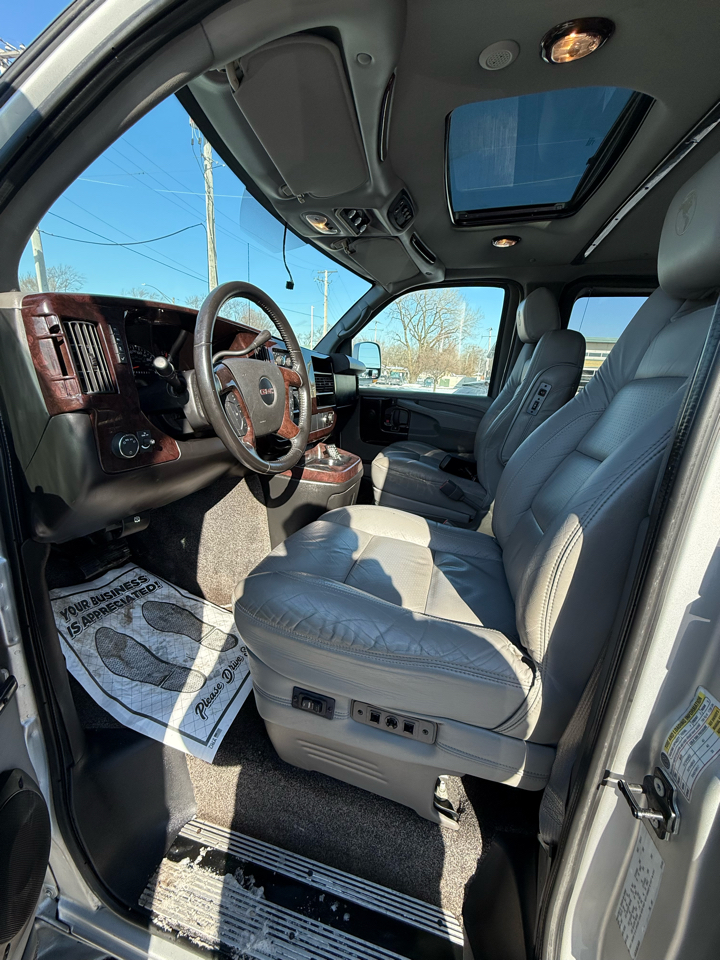 GMC Savana RV G1500 3LT 2011