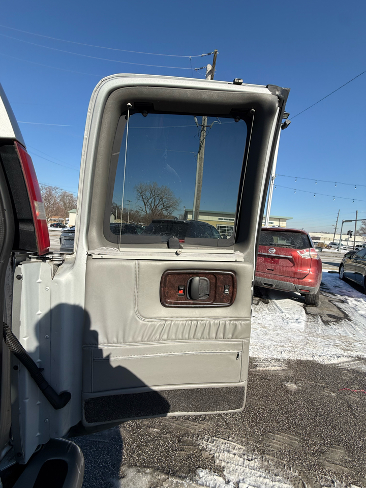 GMC Savana RV G1500 3LT 2011