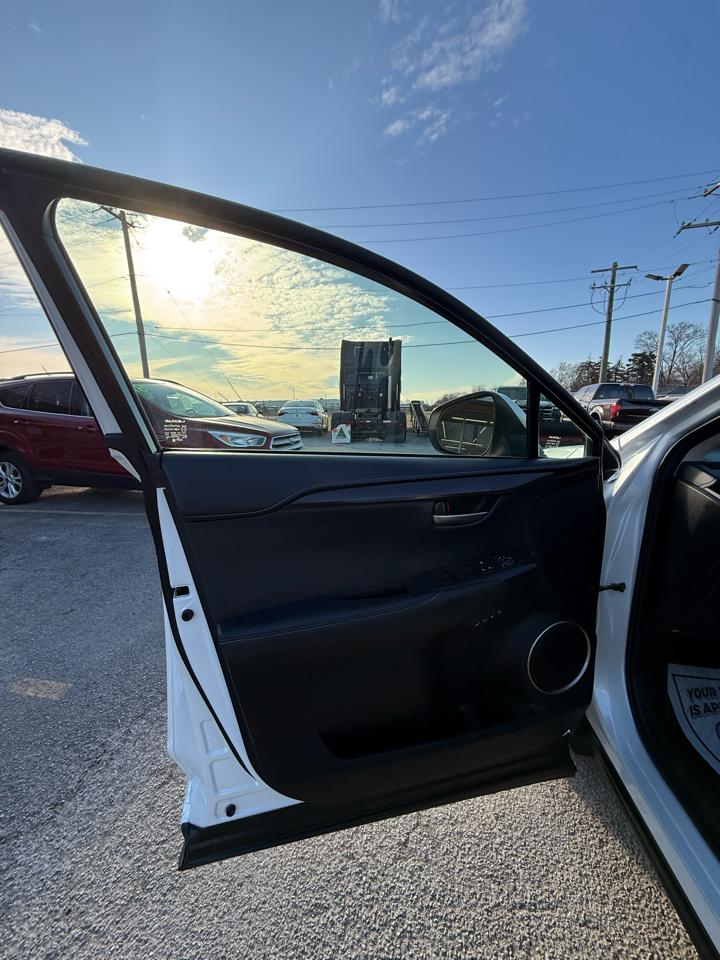 Lexus NX 300h AWD 2017