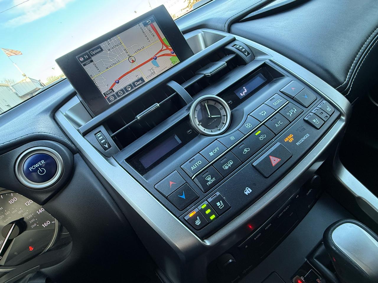 Lexus NX 300h AWD 2017