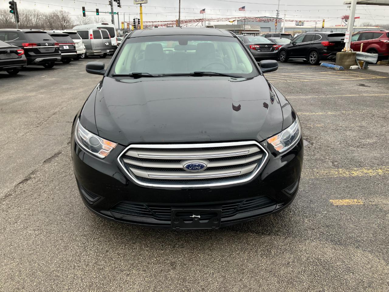 Ford Taurus SE FWD 2018