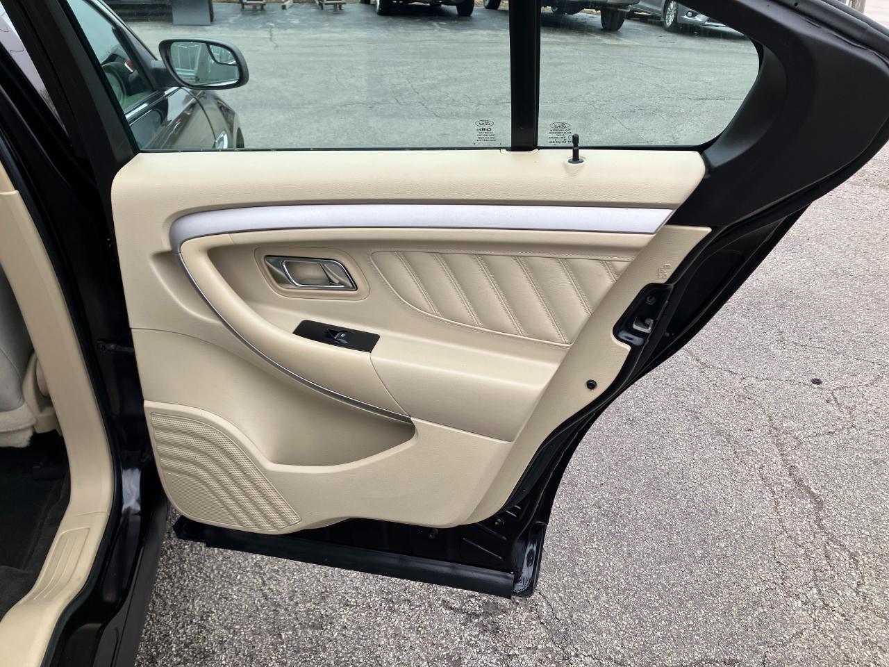 Ford Taurus SE FWD 2018