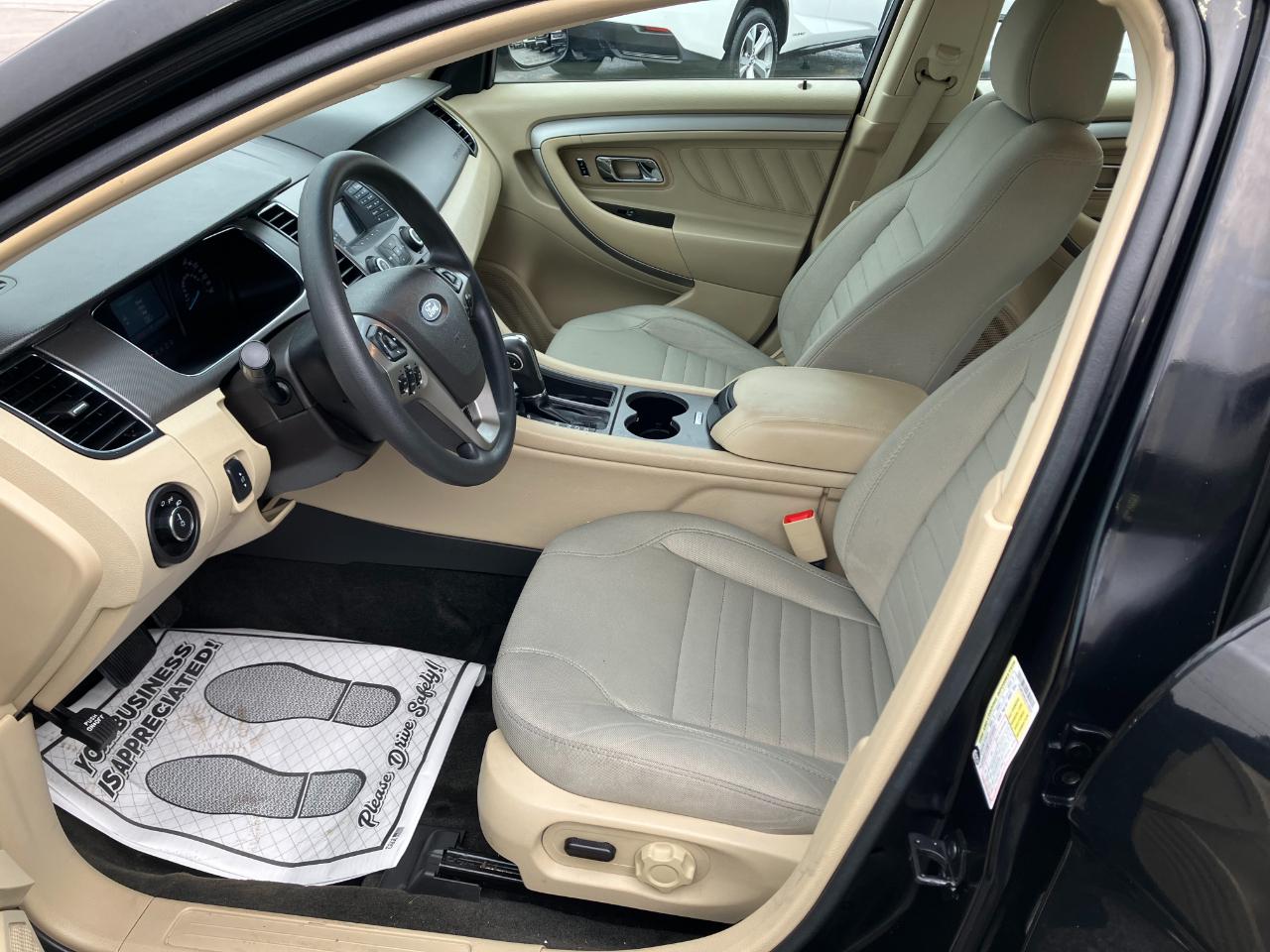 Ford Taurus SE FWD 2018