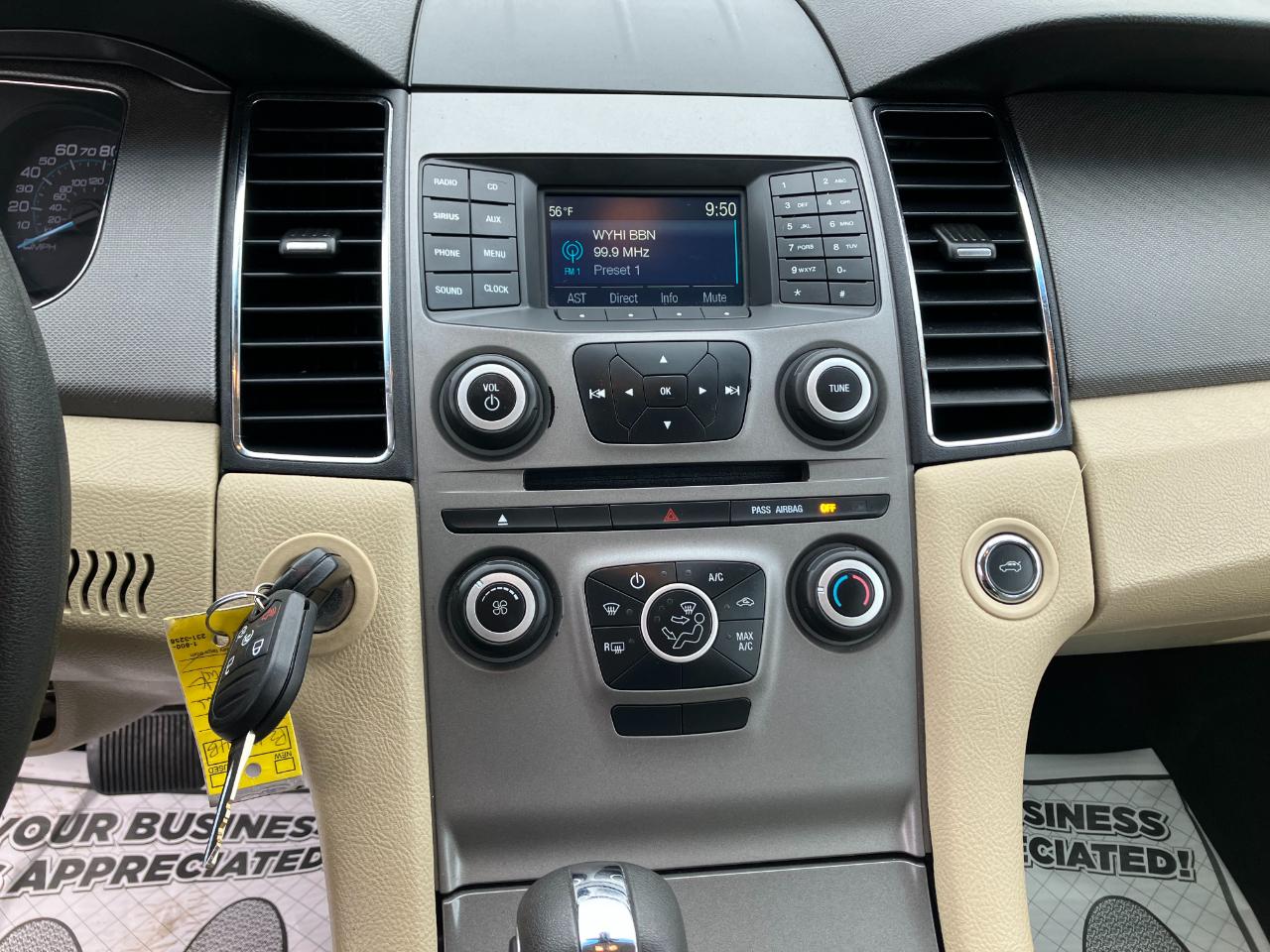 Ford Taurus SE FWD 2018