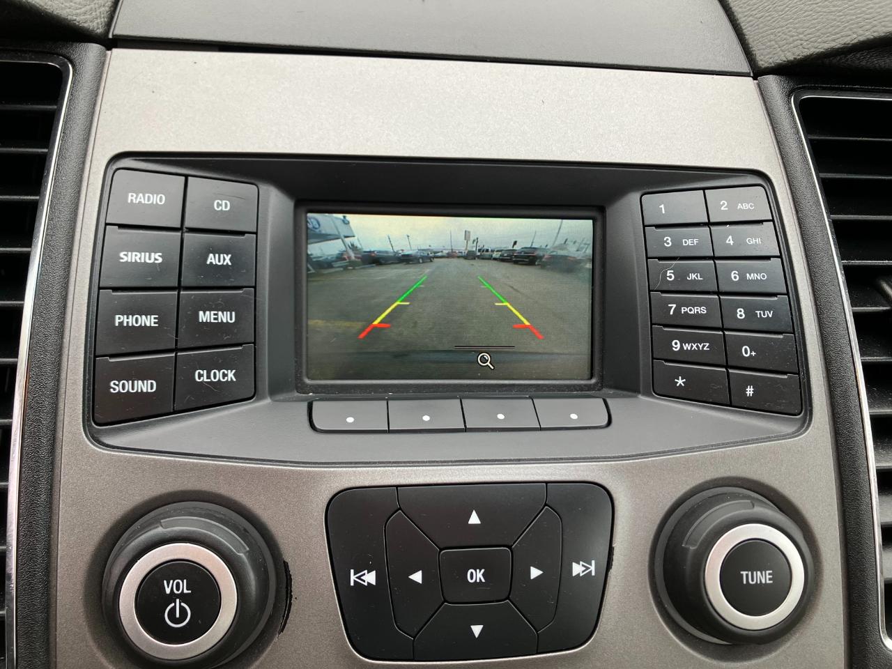 Ford Taurus SE FWD 2018