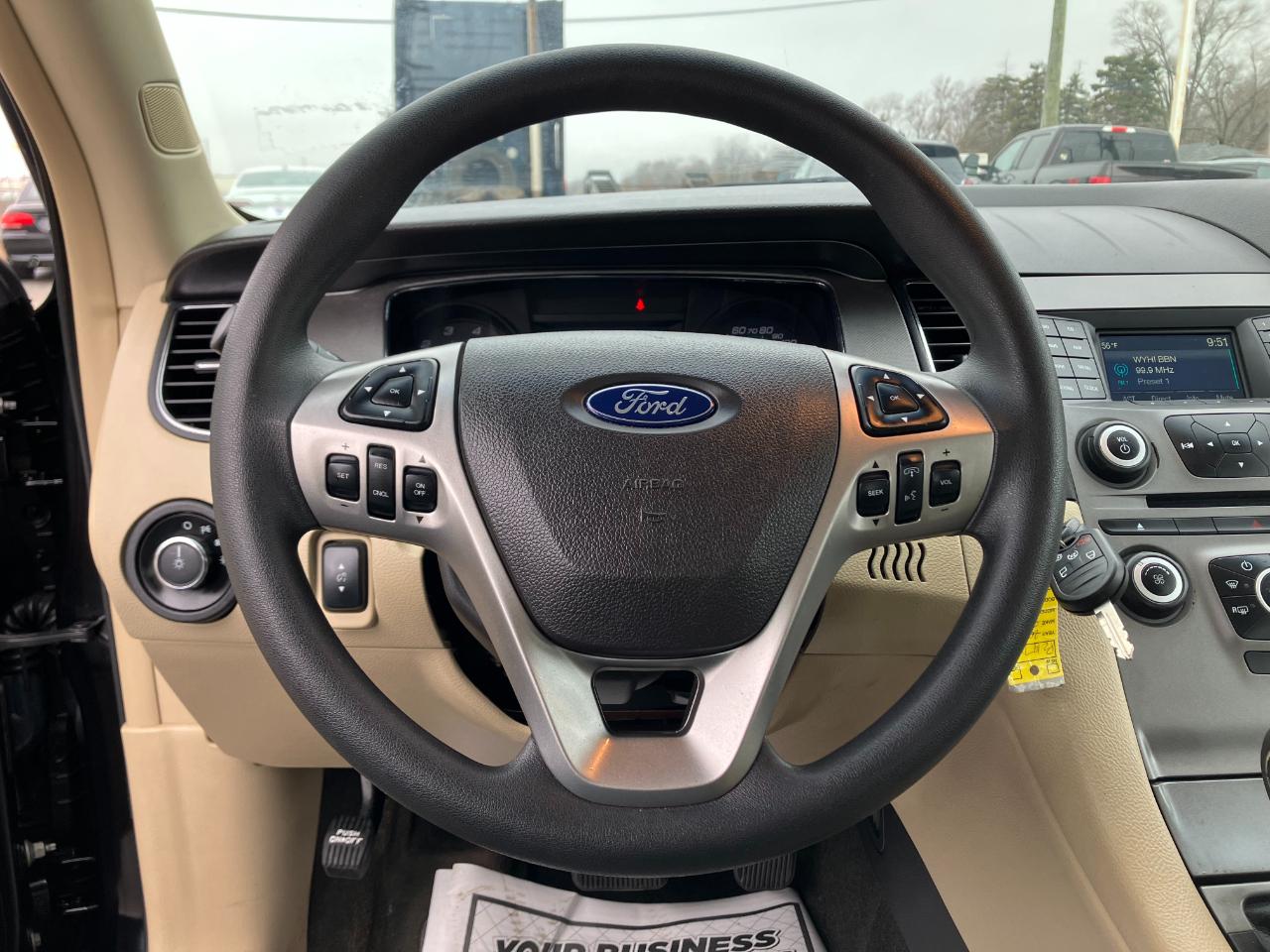 Ford Taurus SE FWD 2018