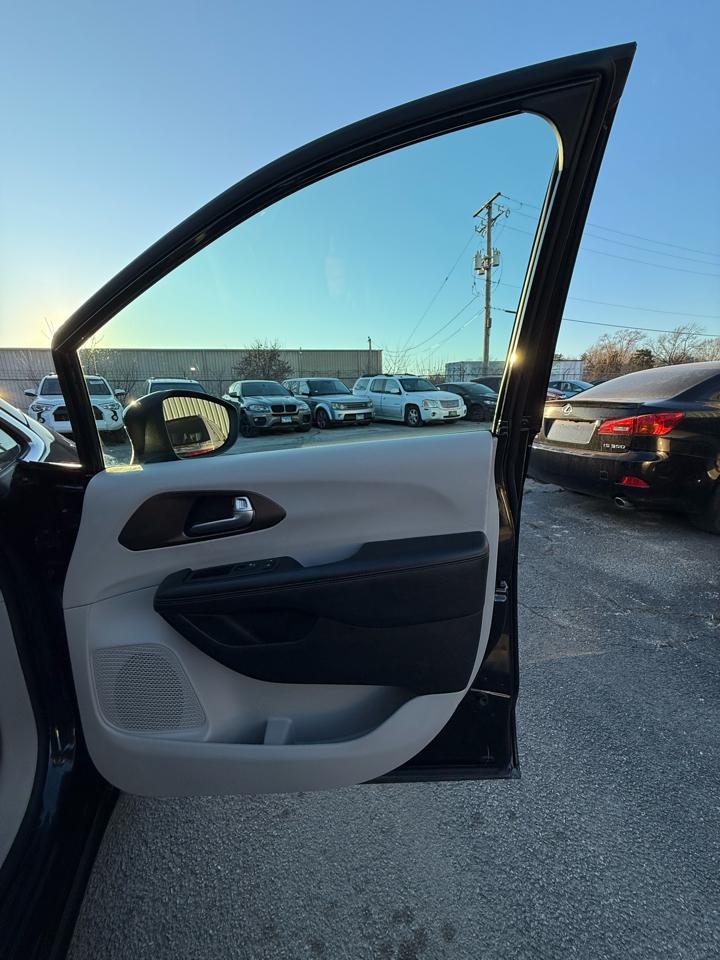 Chrysler Pacifica Touring-L 2017