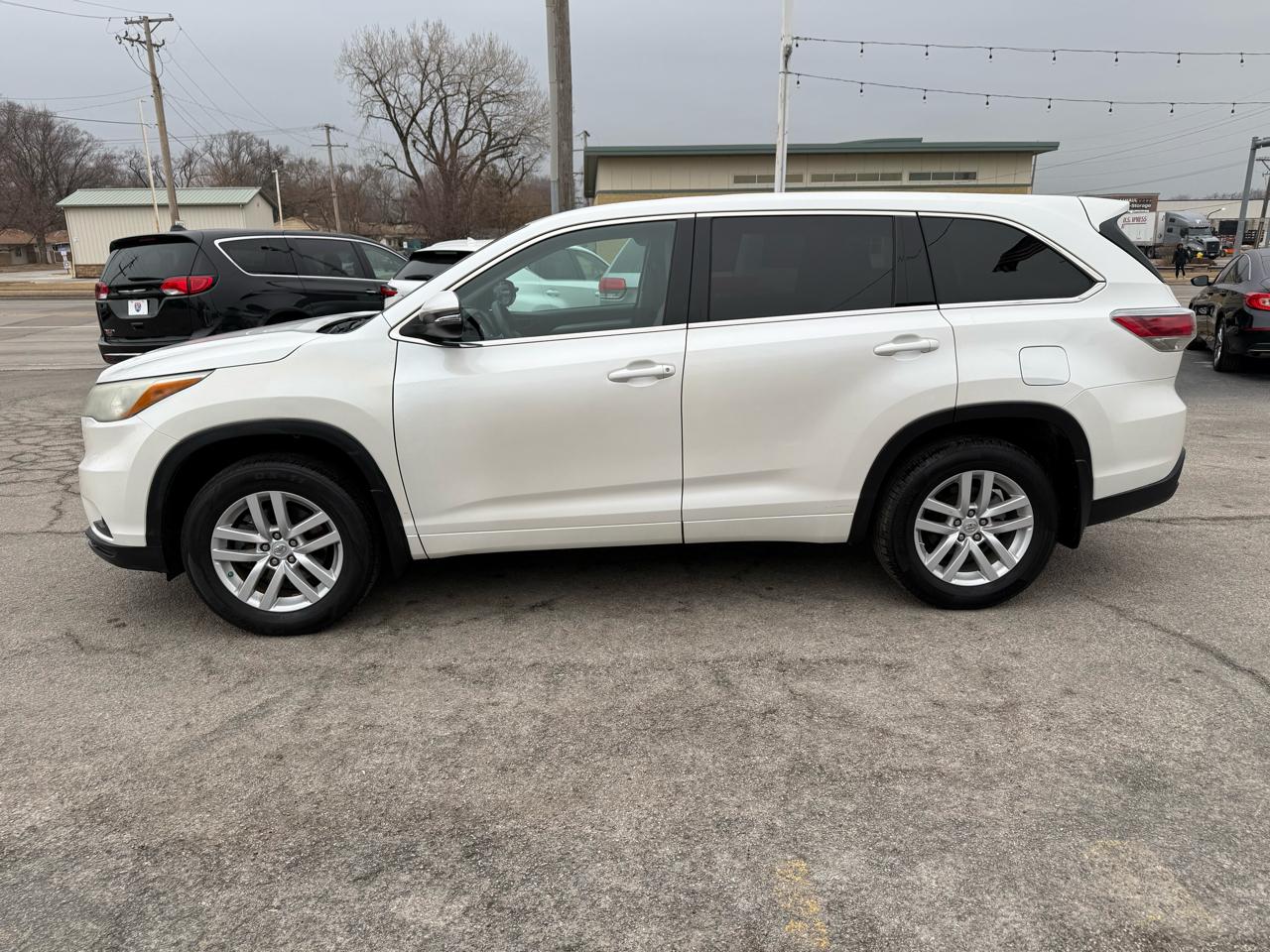 Toyota Highlander LE FWD I4 2015