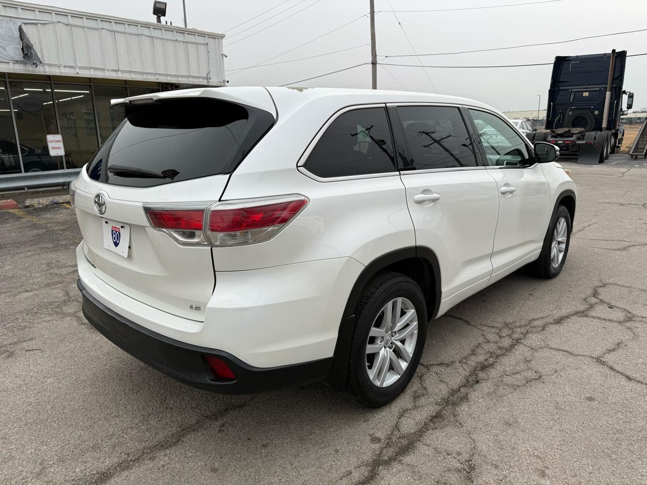 Toyota Highlander LE FWD I4 2015