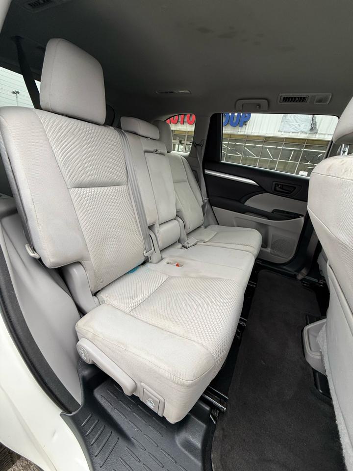 Toyota Highlander LE FWD I4 2015