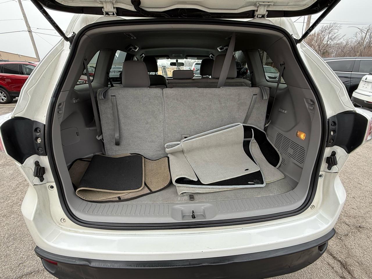 Toyota Highlander LE FWD I4 2015