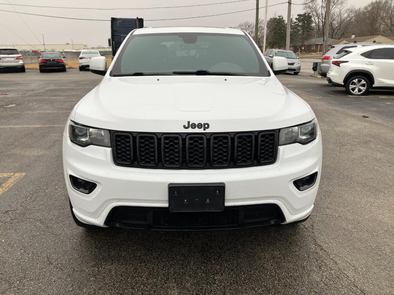 Jeep Grand Cherokee Laredo 4WD 2018