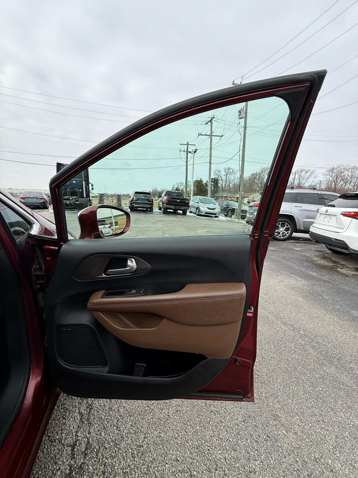 Chrysler Pacifica Limited 2017