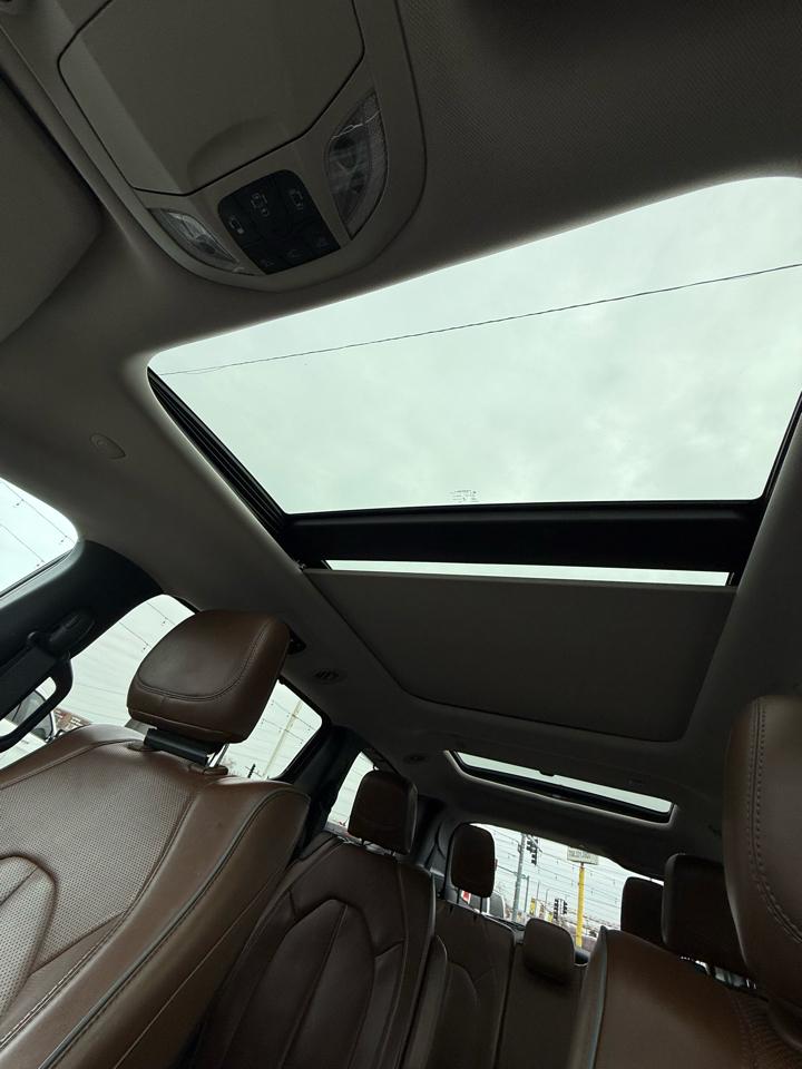 Chrysler Pacifica Limited 2017