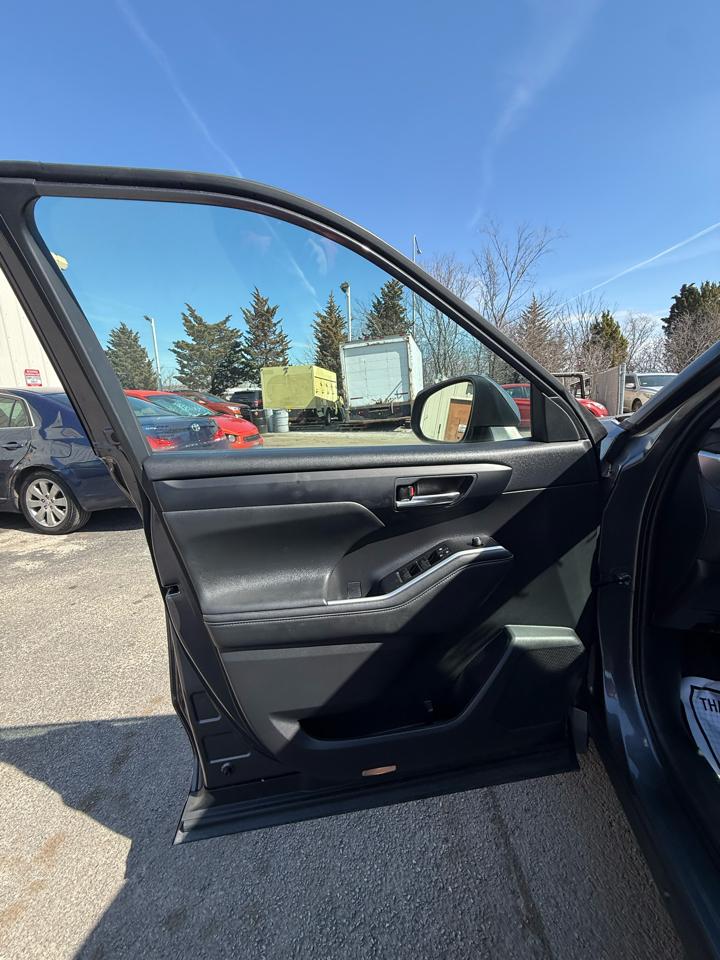 Toyota Highlander XLE FWD V6 2021