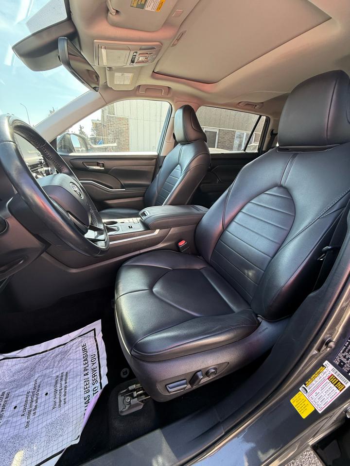 Toyota Highlander XLE FWD V6 2021