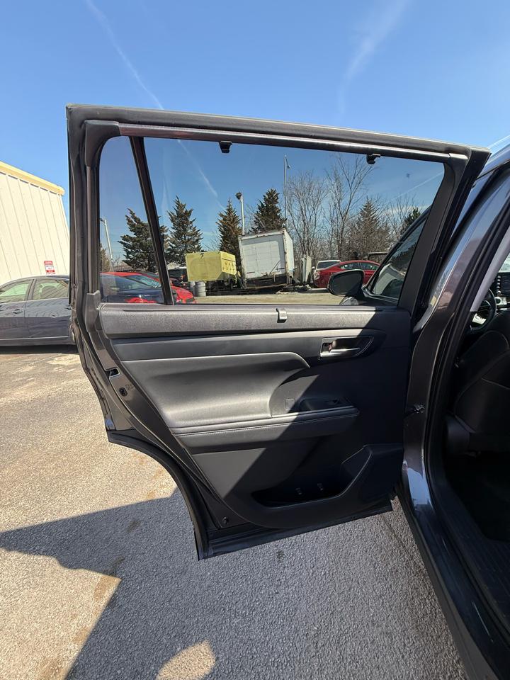 Toyota Highlander XLE FWD V6 2021