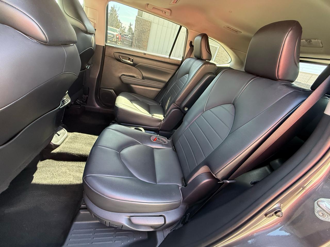 Toyota Highlander XLE FWD V6 2021