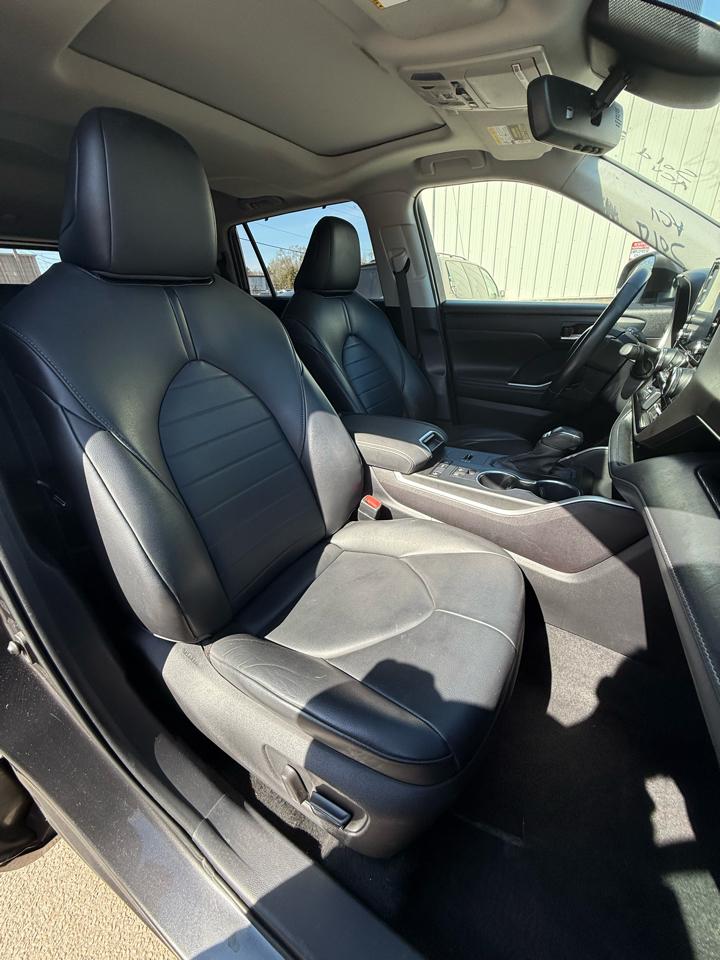 Toyota Highlander XLE FWD V6 2021