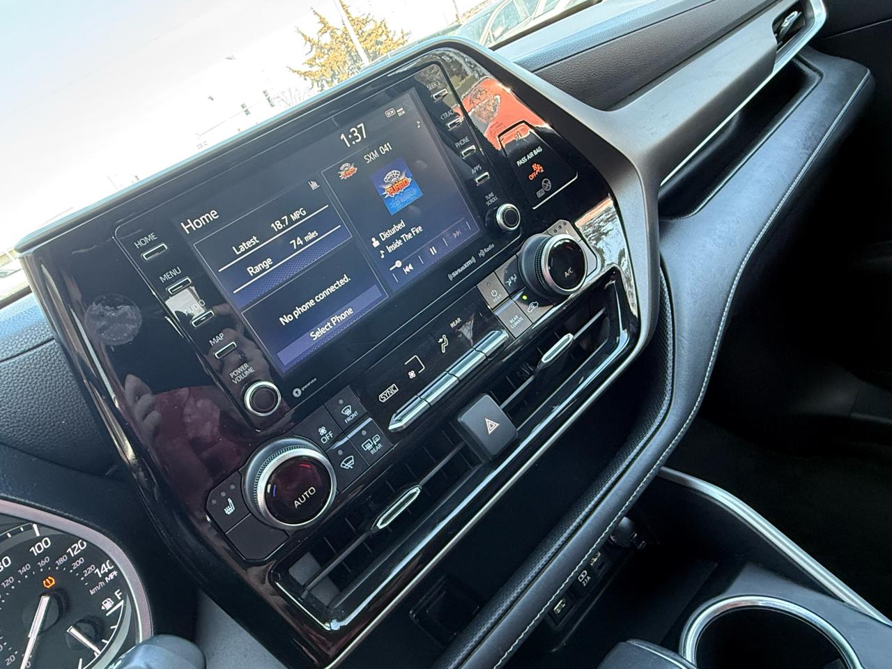 Toyota Highlander XLE FWD V6 2021