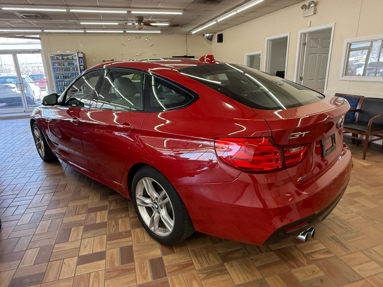 BMW 3-Series Gran Turismo 328i xDrive SULEV 2016