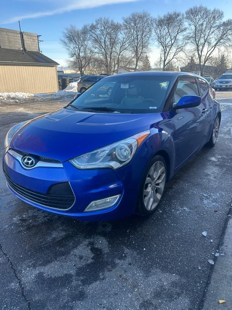 Hyundai Veloster Base 2012