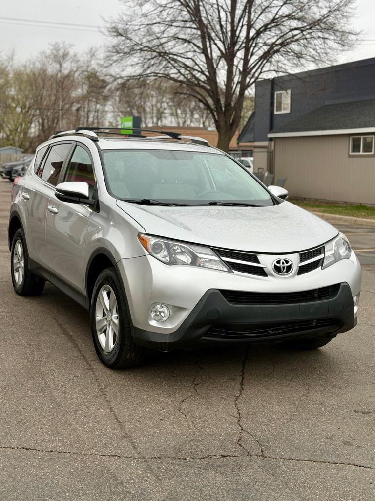 Toyota RAV4 XLE AWD 2013