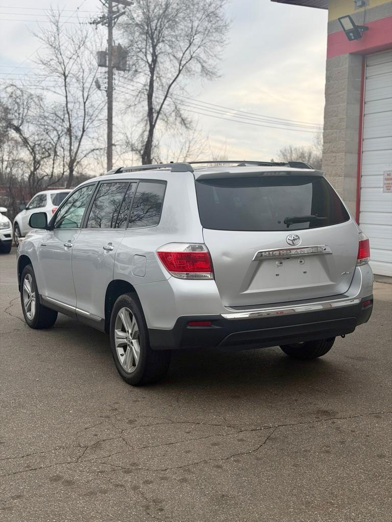 Toyota Highlander Limited 4WD 2013