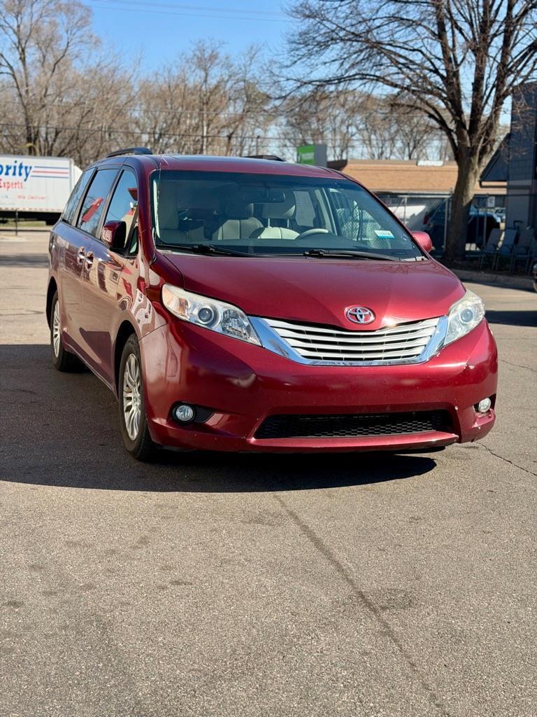 Toyota Sienna XLE FWD 8-Passenger V6 2014