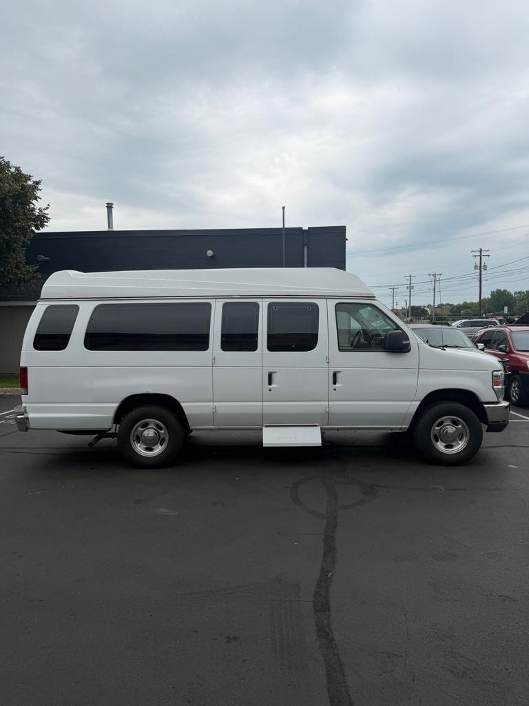 Ford Econoline E-250 Extended 2012