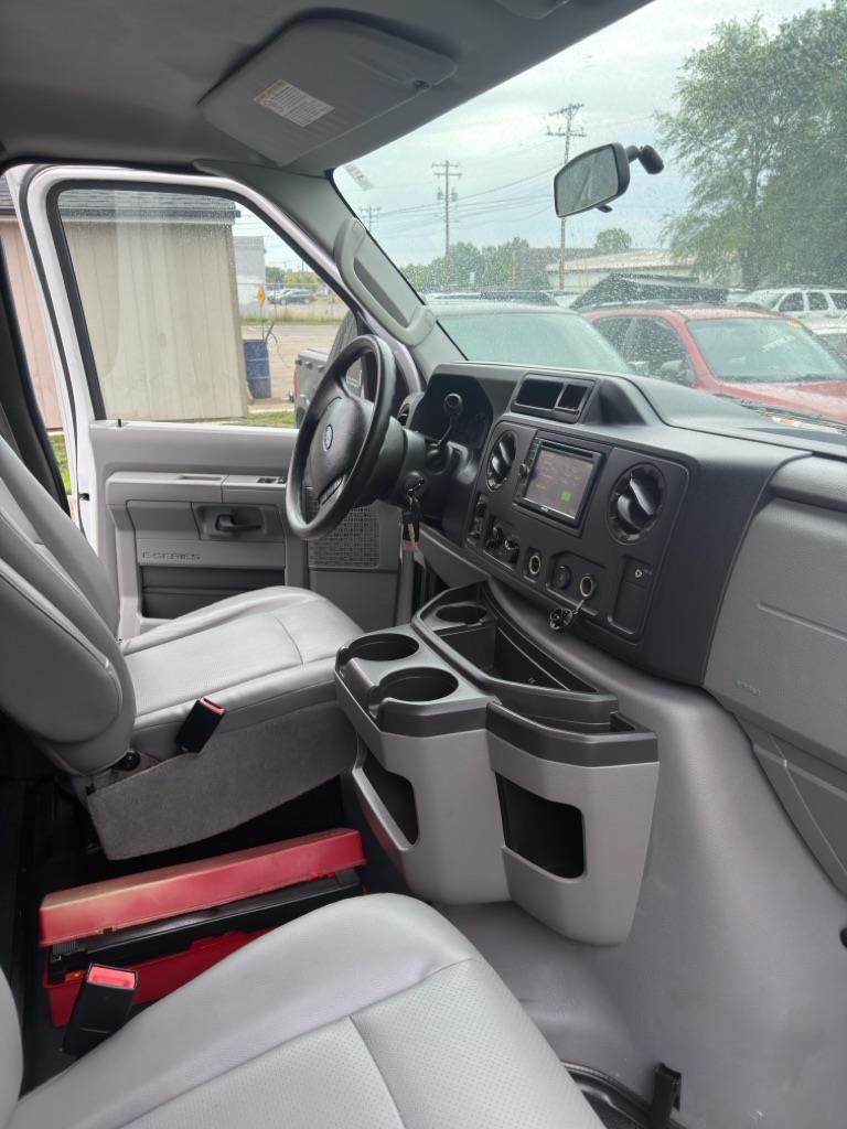 Ford Econoline E-250 Extended 2012