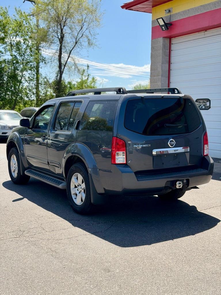 Nissan Pathfinder SV 4WD 2012