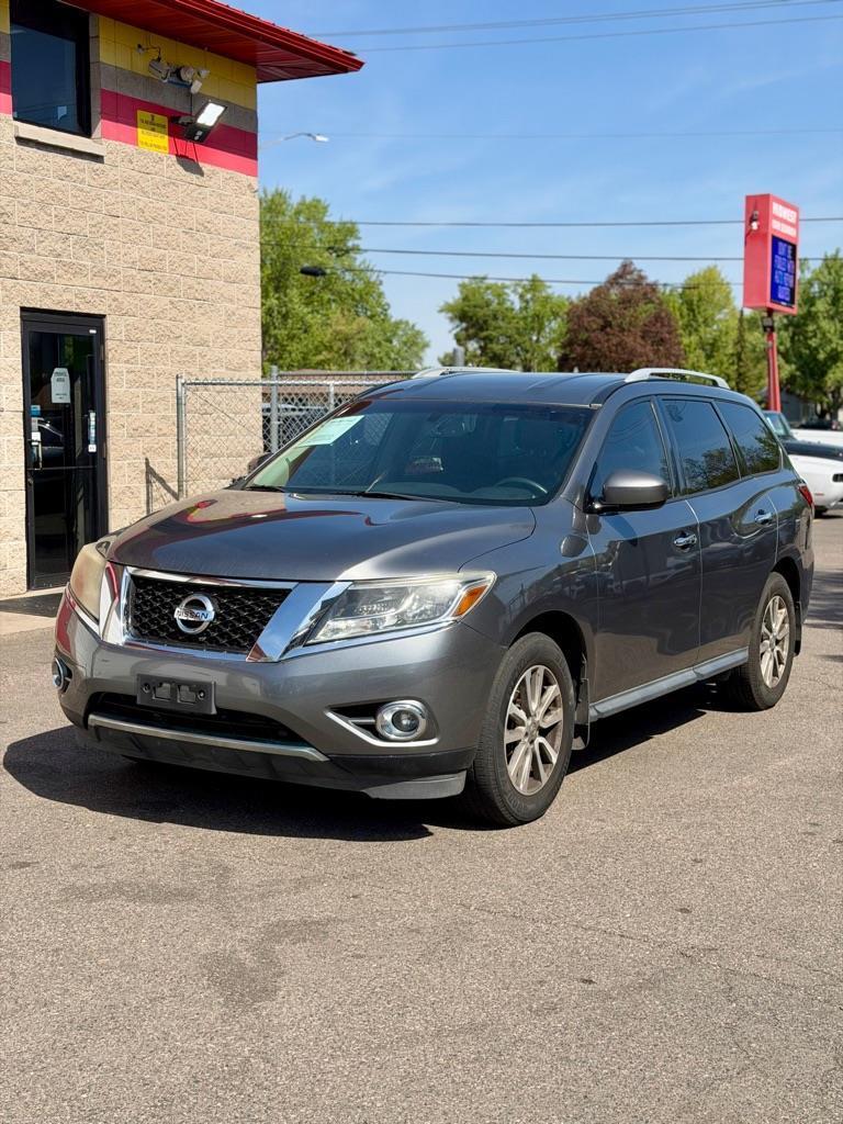 2016 Nissan Pathfinder SV 4WD's photo