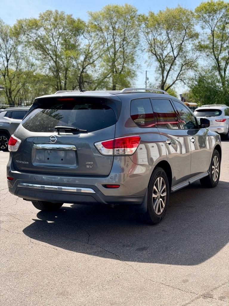 Nissan Pathfinder SV 4WD 2016
