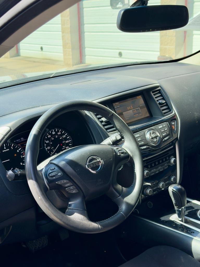 Nissan Pathfinder SV 4WD 2016