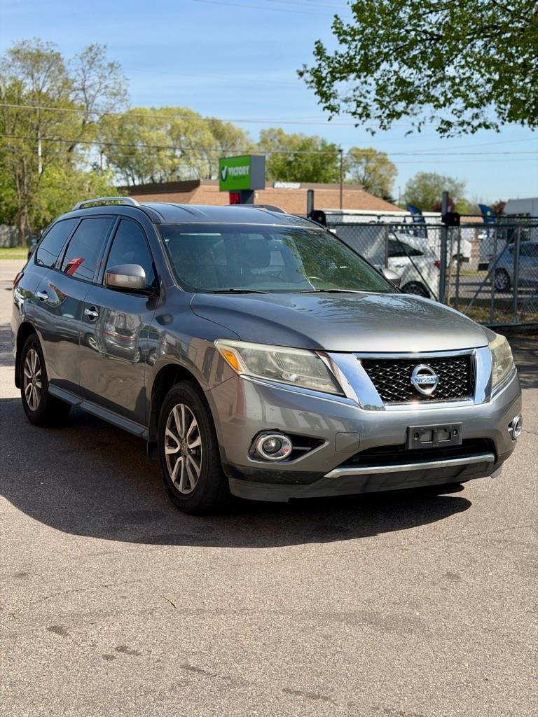 Nissan Pathfinder SV 4WD 2016