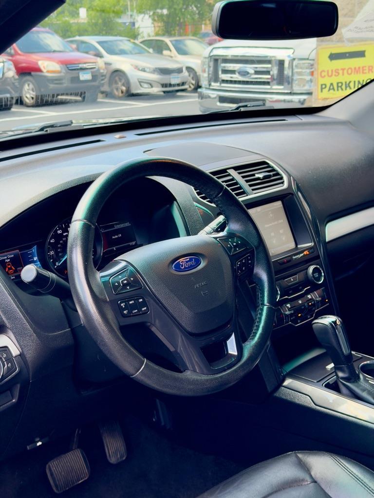 Ford Explorer XLT 4WD 2016