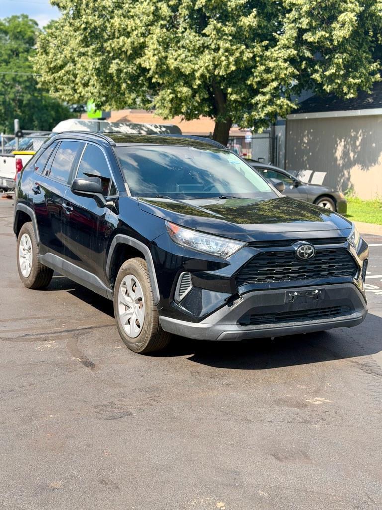 Toyota RAV4 LE 2019