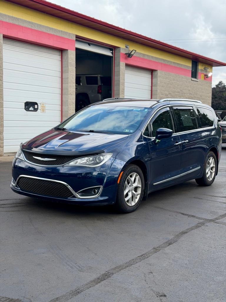 2017 Chrysler Pacifica Touring-L Plus